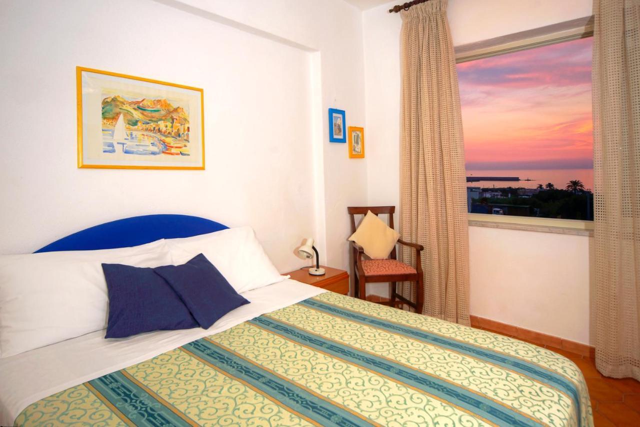 Hotel Villa Mena Forio di Ischia Buitenkant foto