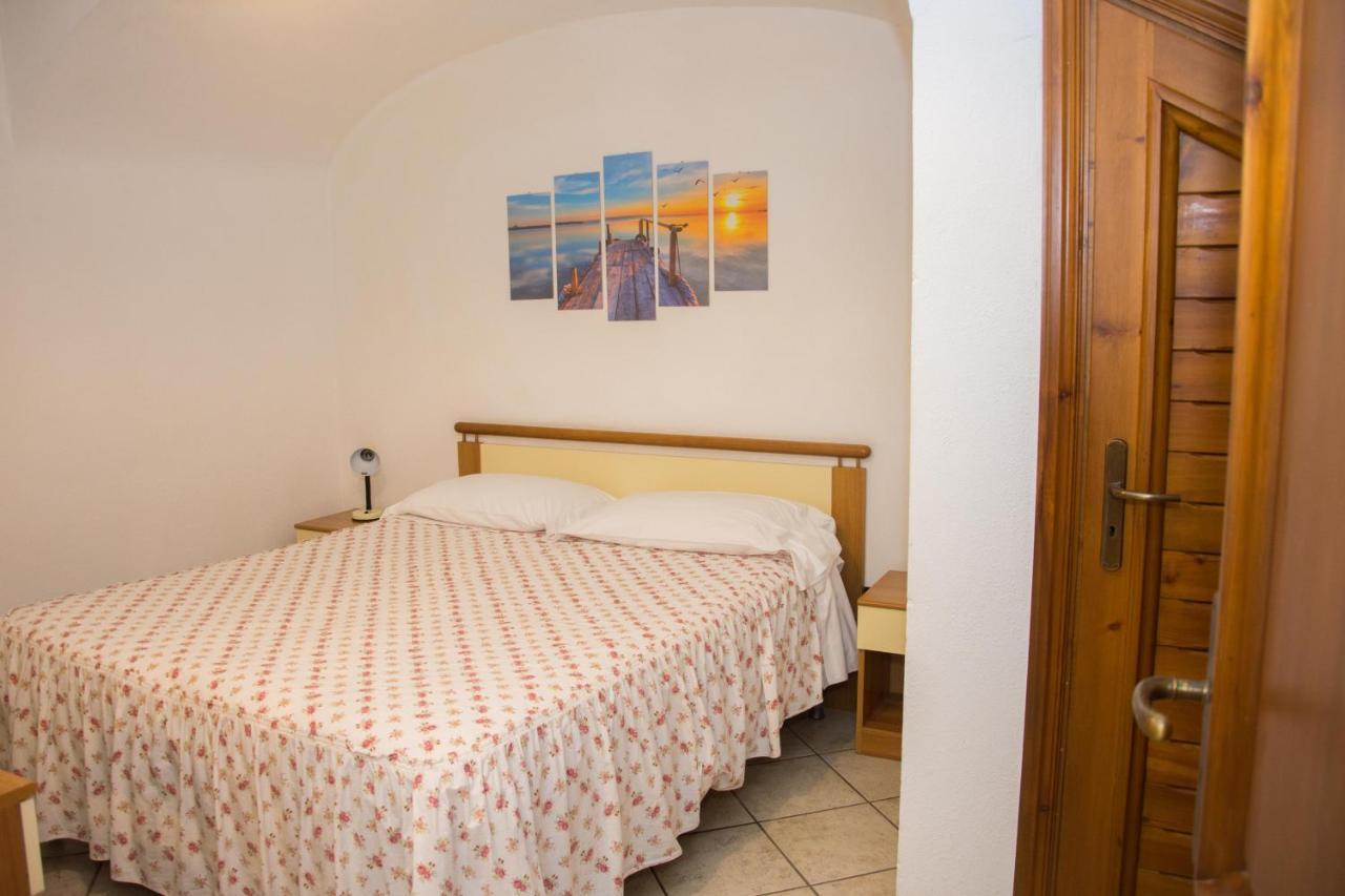 Hotel Villa Mena Forio di Ischia Buitenkant foto